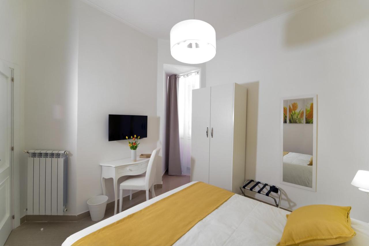 Suite & Luxury Rooms Palazzo Diomede Carafa Nápoles Exterior foto
